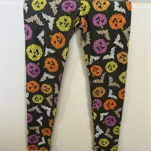 Gently used Lularoe soft leggings from
Smoke free home